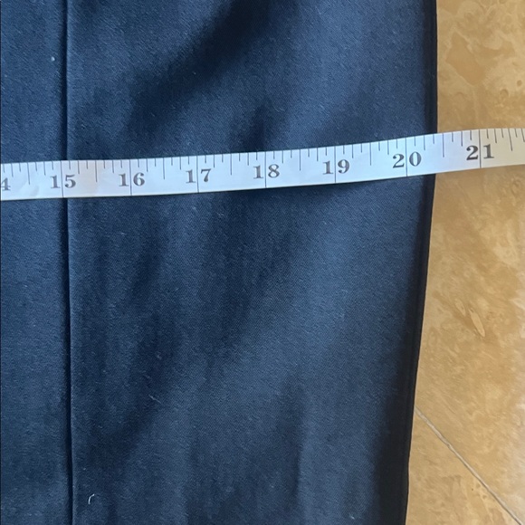 Eleanor Brennor 100% Wool Classic Black Pencil Skirt - Picture 7 of 7